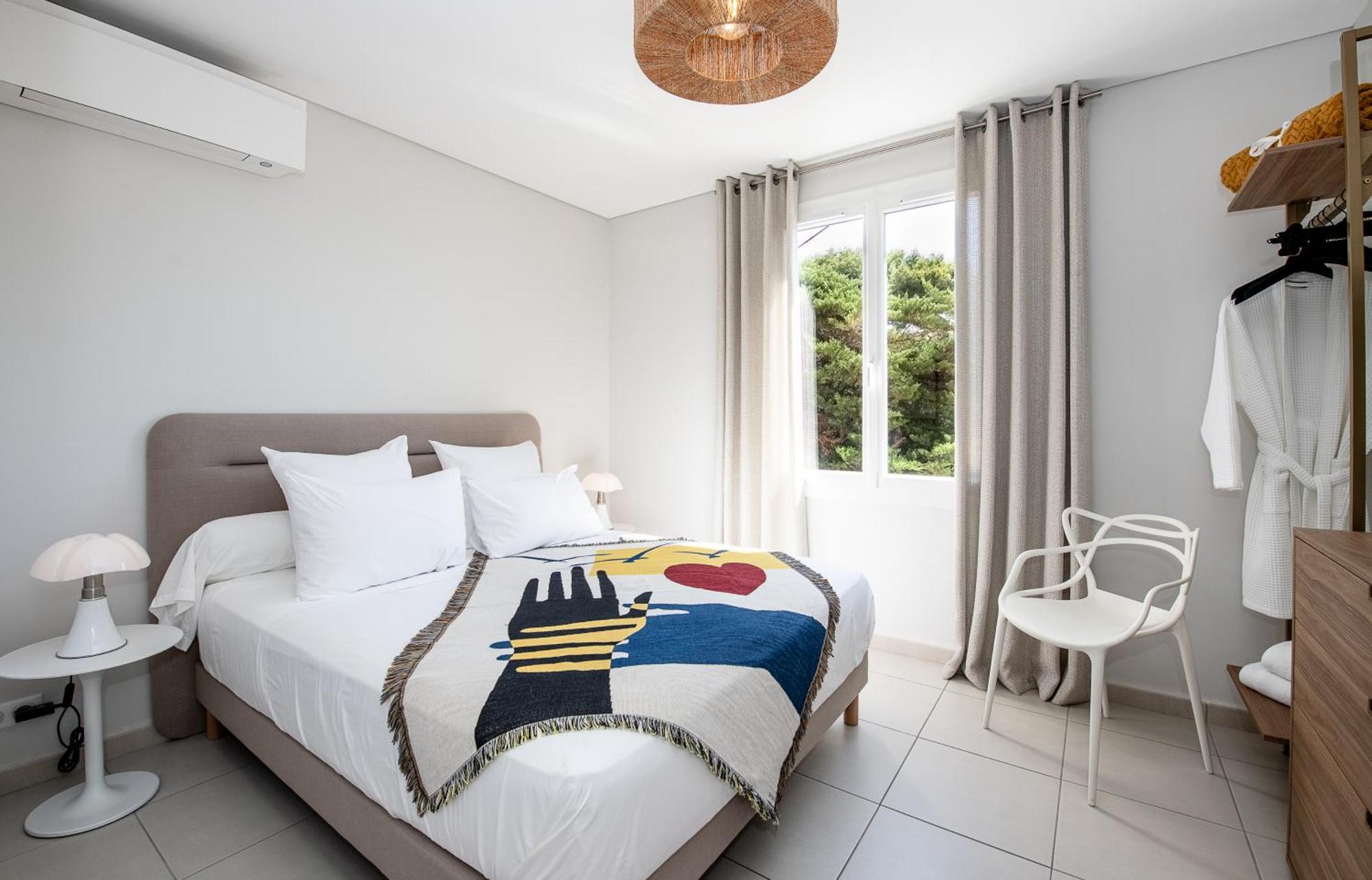Apartment Confortable T2 Vue Avec Terrasse Amenagee Et Parking Prive, Et Port A Pied *