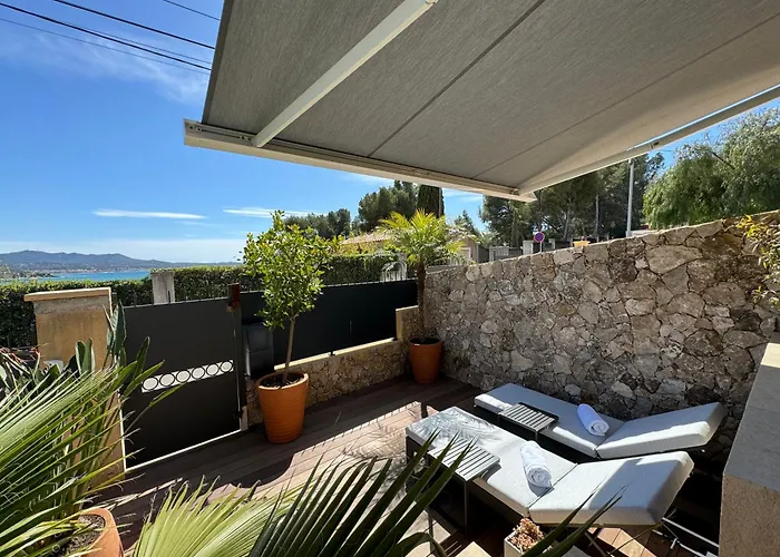 T2 vue mer avec jardinet / plage et port à pied