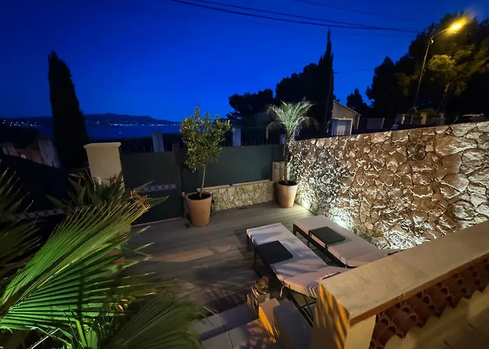 Confortable T2 Vue Mer Avec Terrasse Amenagee Et Parking Prive, Plage Et Port A Pied