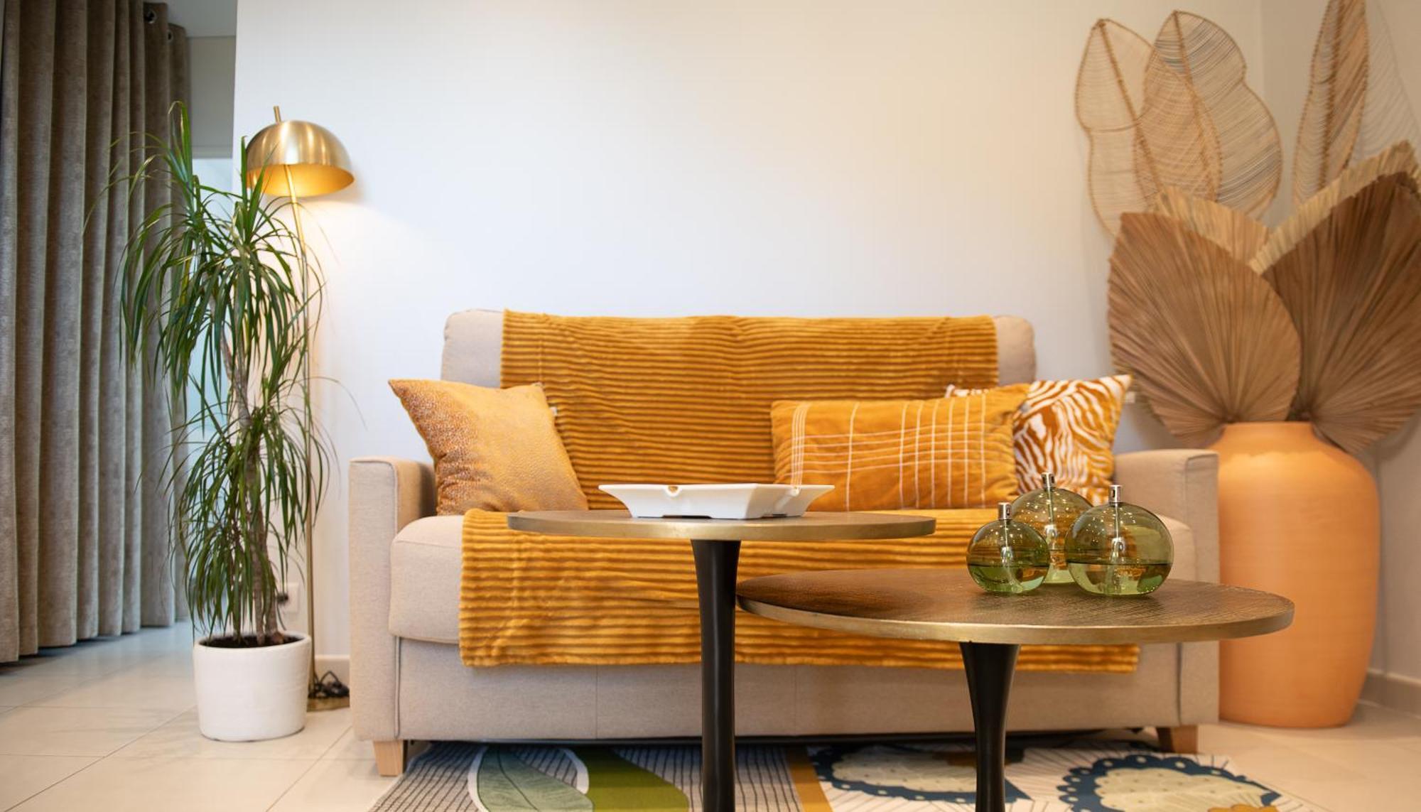 Confortable T2 Vue Avec Terrasse Amenagee Et Parking Prive, Et Port A Pied * Sanary-sur-Mer